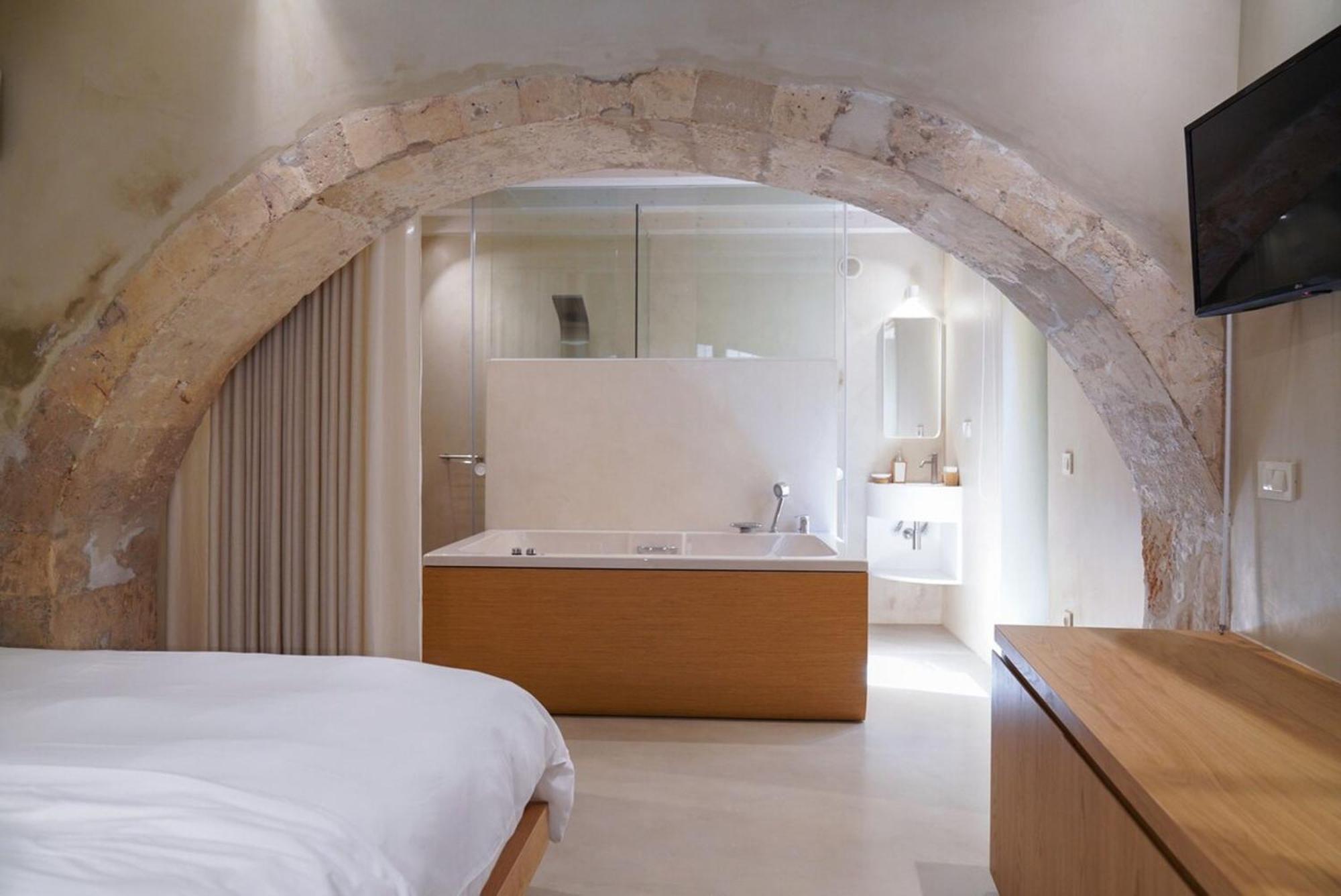 Апартаменты Mystiko Maisonette With Hot Tub - Chania Old Town